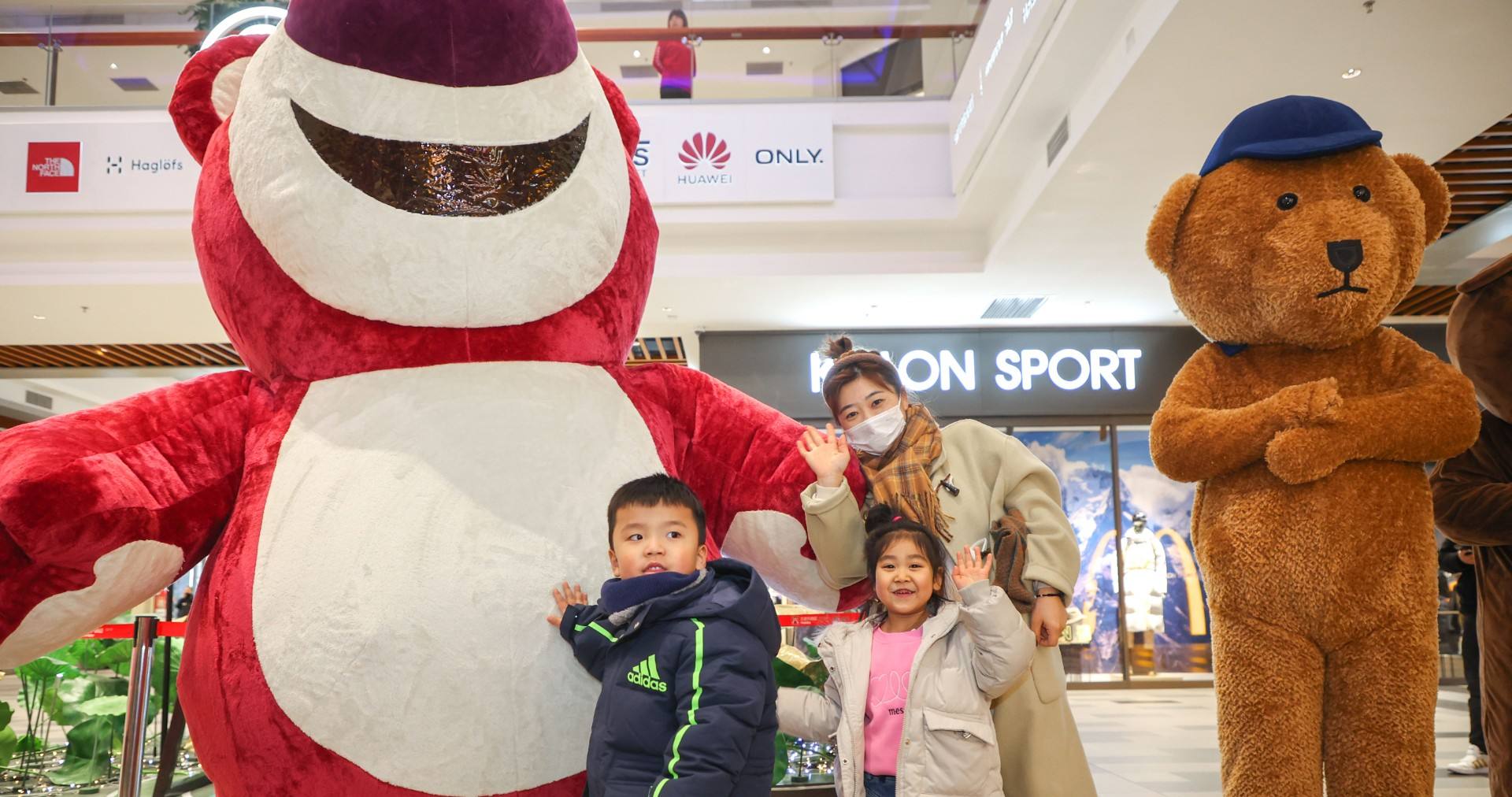 尊龙凯时奥莱·棋盘山小镇