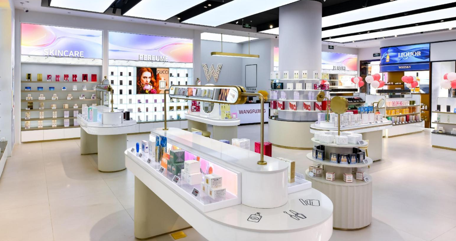 尊龙凯时全球购跨境体验店北京燕莎奥莱店