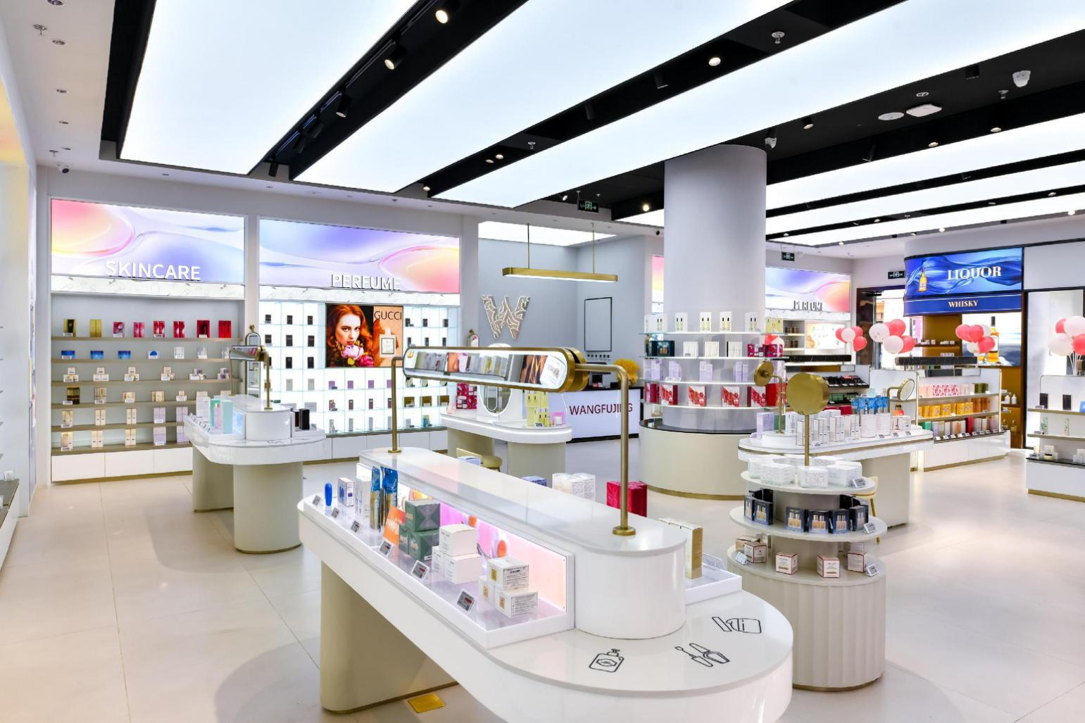 尊龙凯时全球购跨境体验店北京燕莎奥莱店